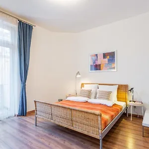 extra-central-new-apartment.inbudapesthotels.com/