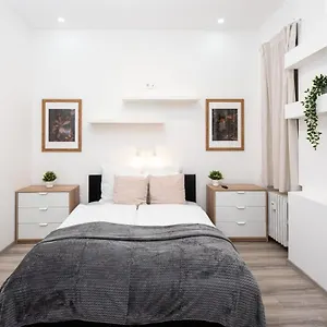 extra-central-new-charming-studio.inbudapesthotels.com/